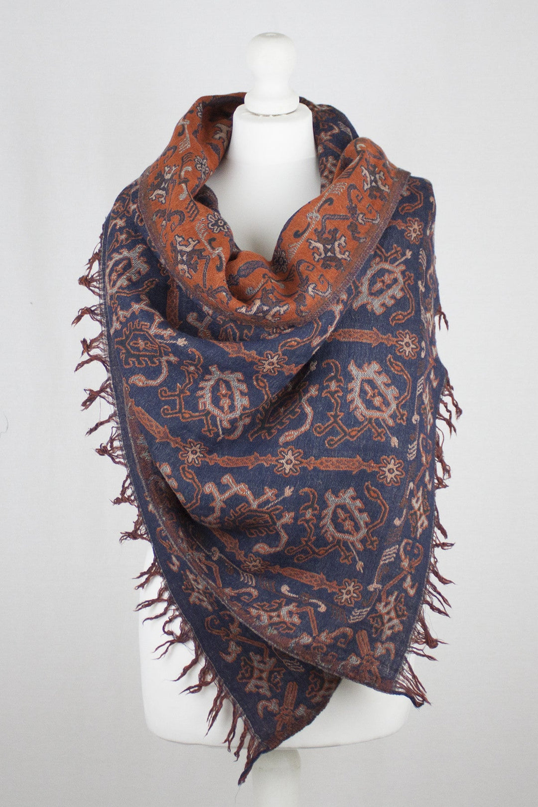 Jamdani Motif Jacquard Merino Wool Scarf - Navy Orange-3