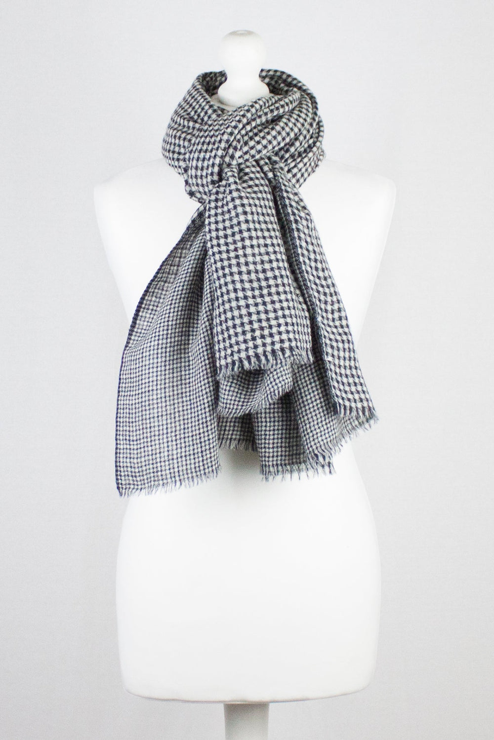 Reversible Hounds-tooth Merino Wool Scarf - White Black-1